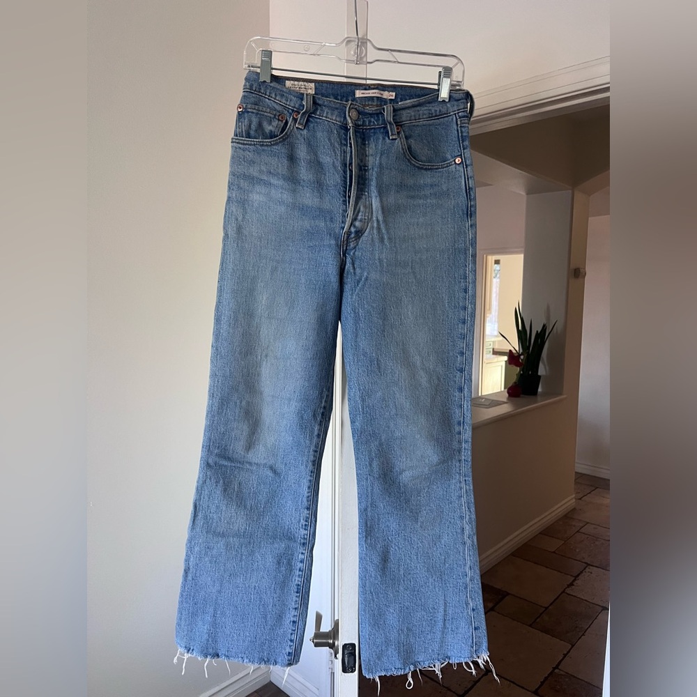Levi’s Ribcage crop flare button fly Blue Denim Jeans - Picture 2 of 16